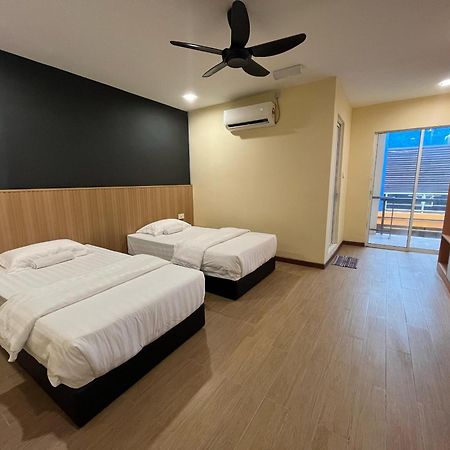 Halo Hotel Semporna Extérieur photo