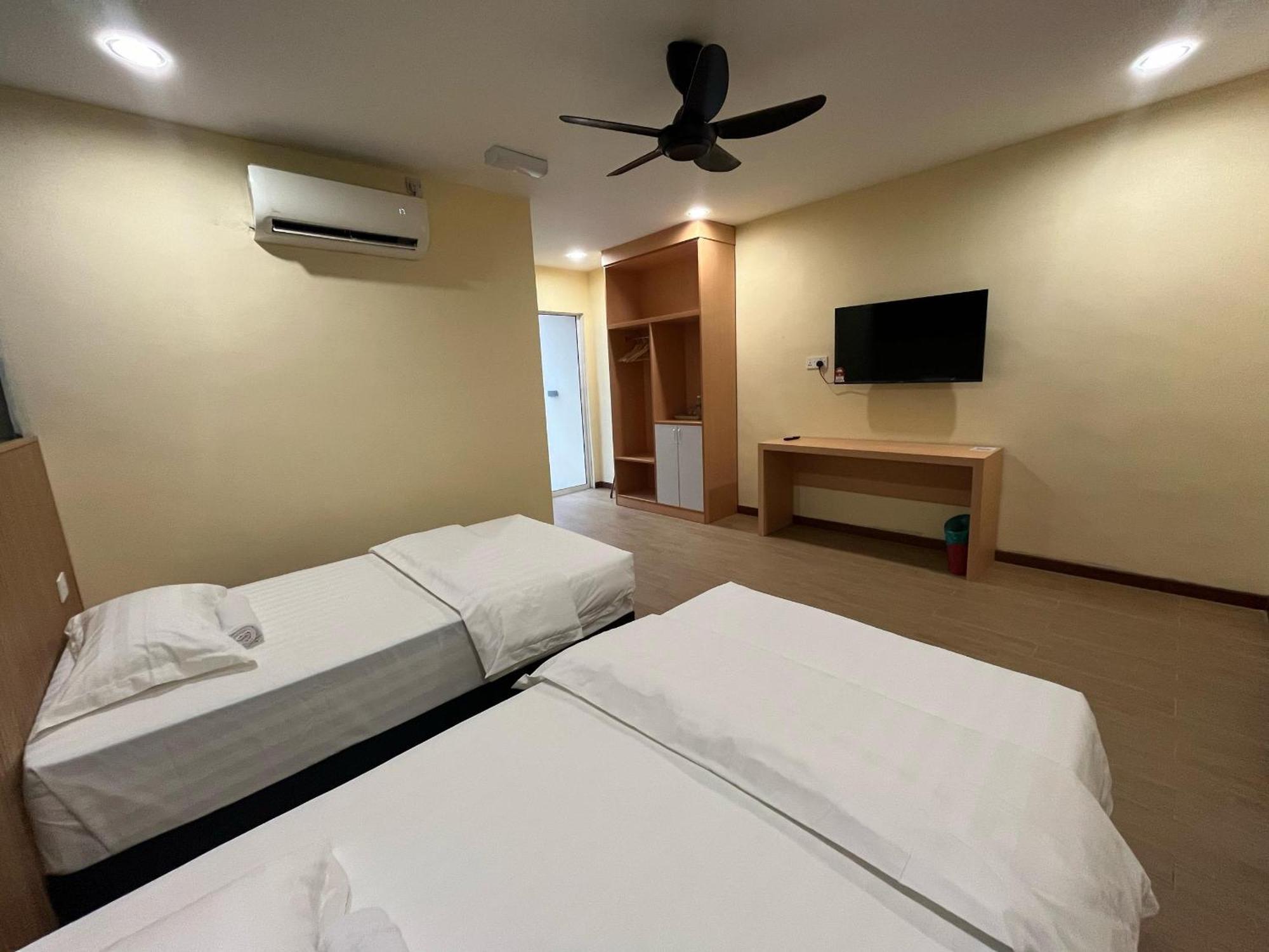 Halo Hotel Semporna Extérieur photo