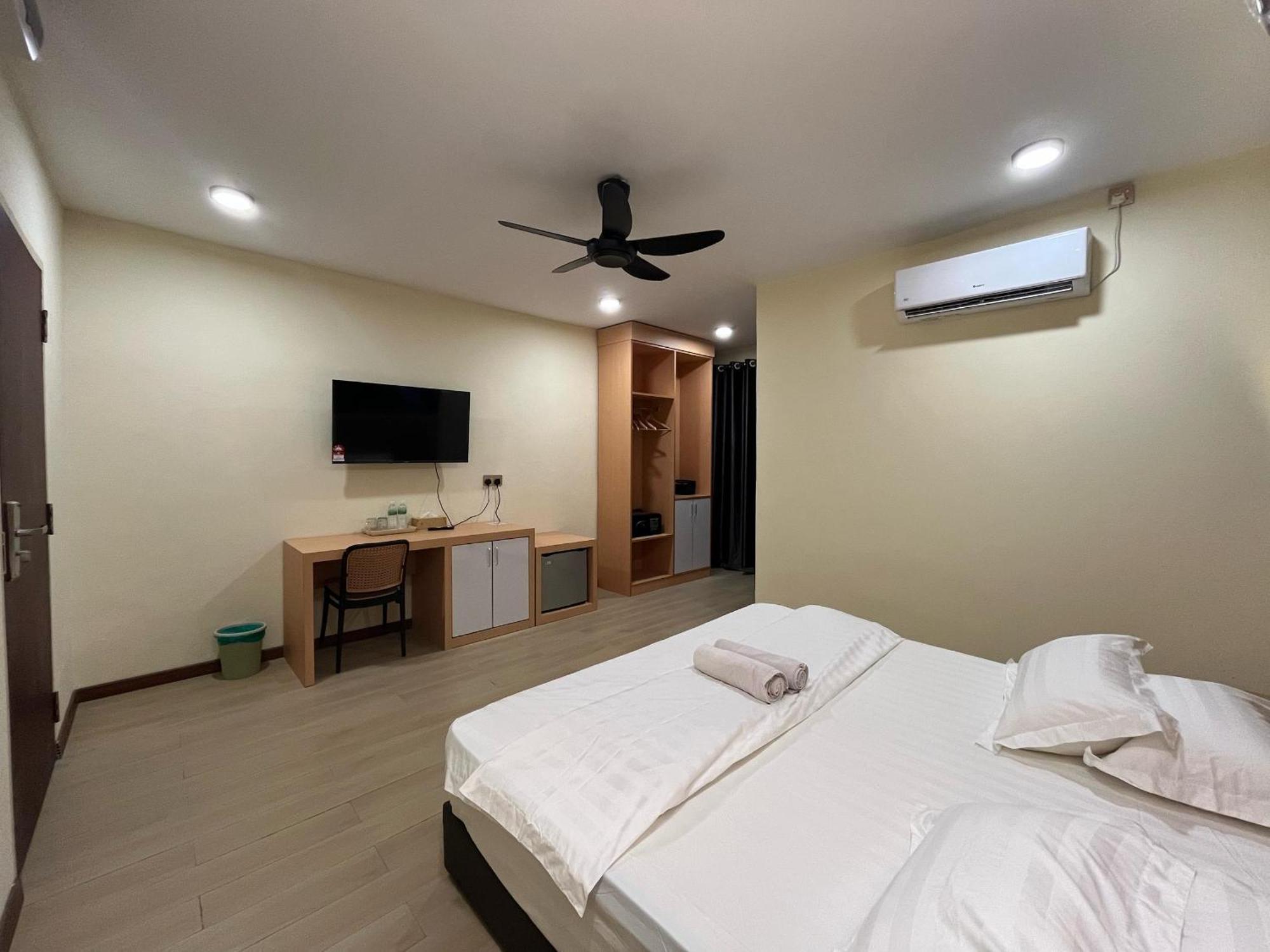 Halo Hotel Semporna Extérieur photo