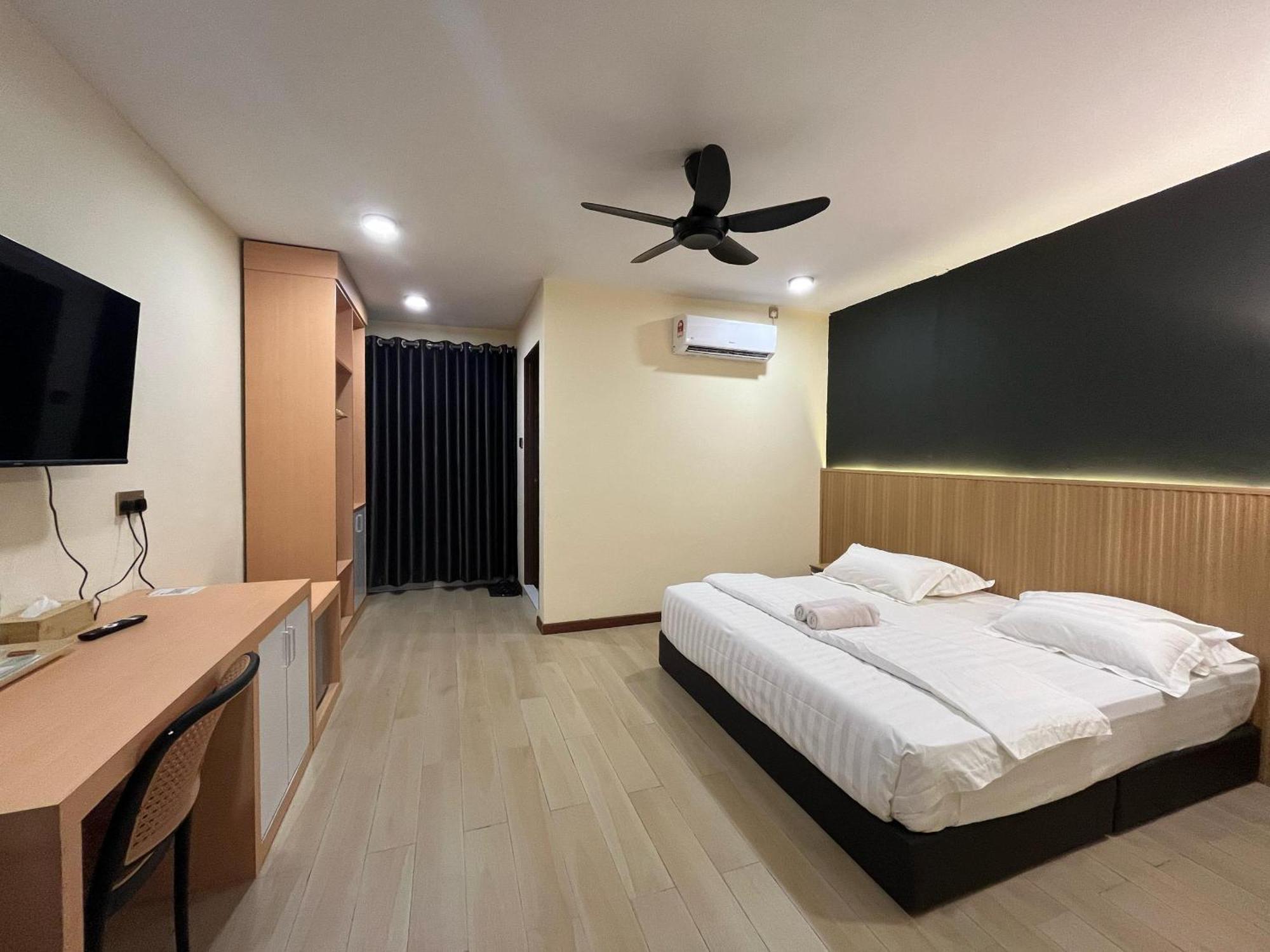 Halo Hotel Semporna Extérieur photo
