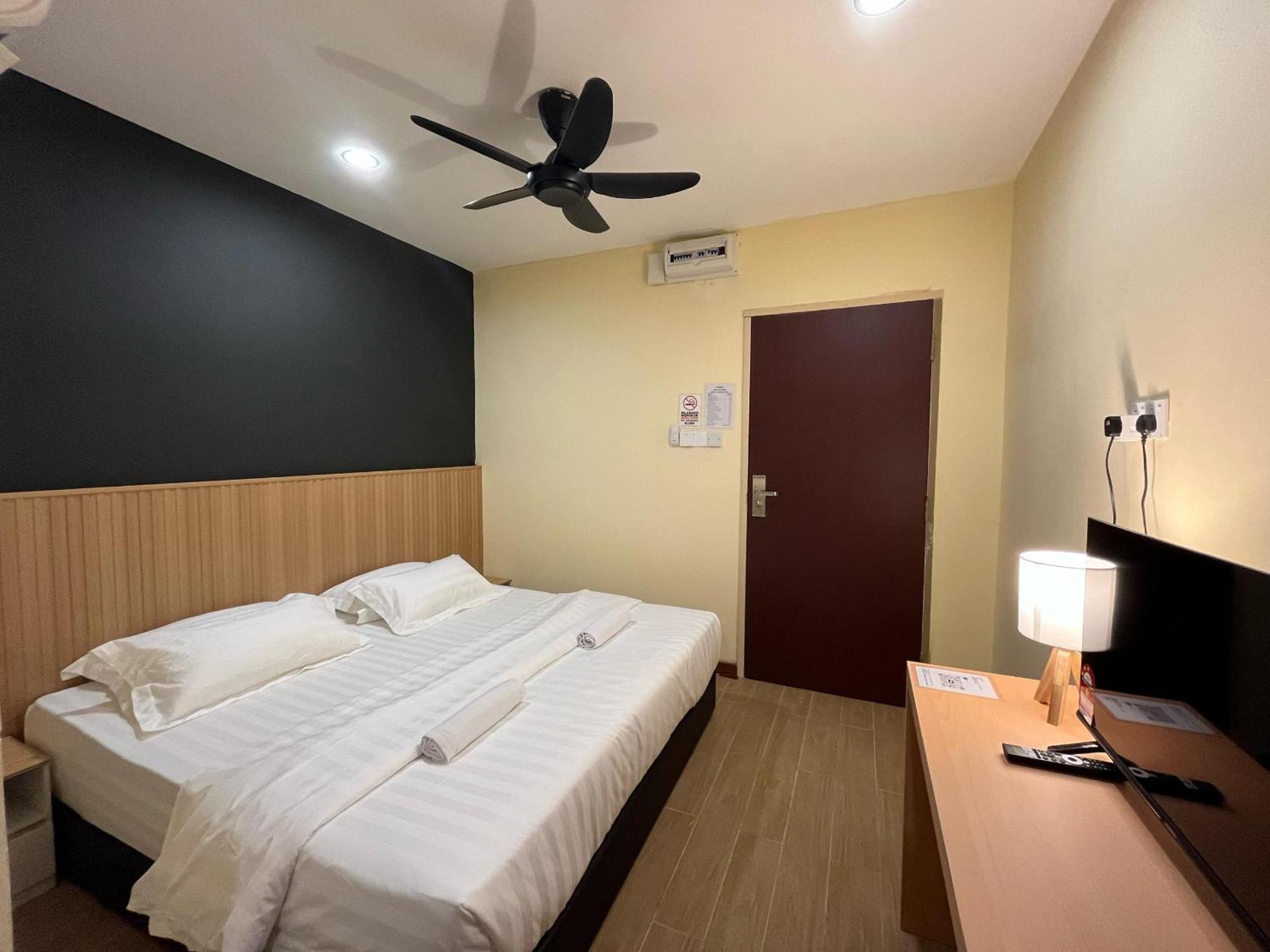 Halo Hotel Semporna Extérieur photo